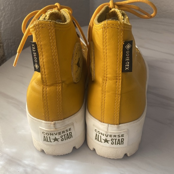 Converse Chuck Taylor All Star Lugged Leather High Top Sneakers Size 8 Women - Picture 3 of 7